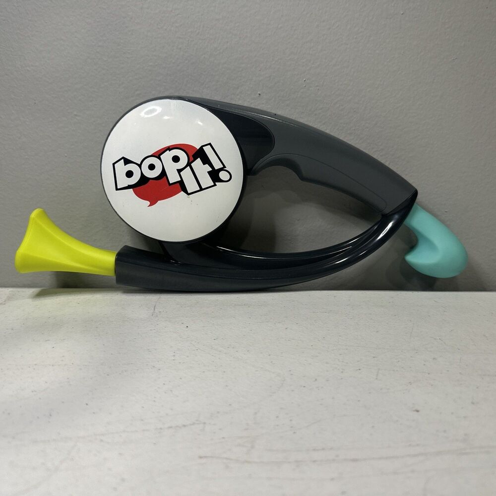 The Bop It! Game Hasbro 2015 Fun Interactive Game - Picture 2 of 2